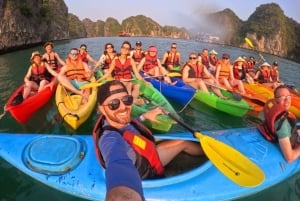 Cat Ba: Crucero de 2 días por la bahía de Lan Ha con actividades y comidas