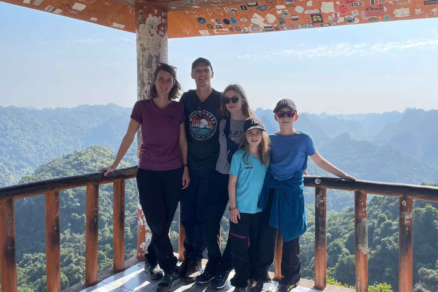 Tour en taxi ecológico por Cat Ba: explora la isla de forma sostenible