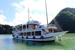 Cat Ba Island: Halong- og Lan Ha-bukten, koselig båt, sykling, kajakk