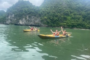Cat Ba : sortie en kayak et plancton bioluminescent dans la baie de Lan Ha