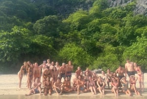 Cat Ba : sortie en kayak et plancton bioluminescent dans la baie de Lan Ha