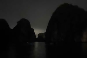 Cat Ba : sortie en kayak et plancton bioluminescent dans la baie de Lan Ha