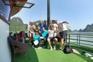 Cat Ba: Lan Ha Bay Kreuzfahrt mit privatem Balkon & kleiner Gruppe