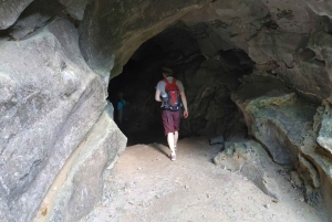 Da Ha Noi: baia di Lan Ha, villaggio di Viet Hai con kayak