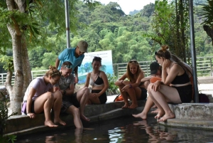 Da Ha Noi: baia di Lan Ha, villaggio di Viet Hai con kayak