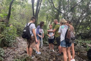 Da Ha Noi: baia di Lan Ha, villaggio di Viet Hai con kayak