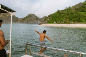 Cat Ba: Lan Ha & Ha Long Bay Kajak- och snorkel båttur