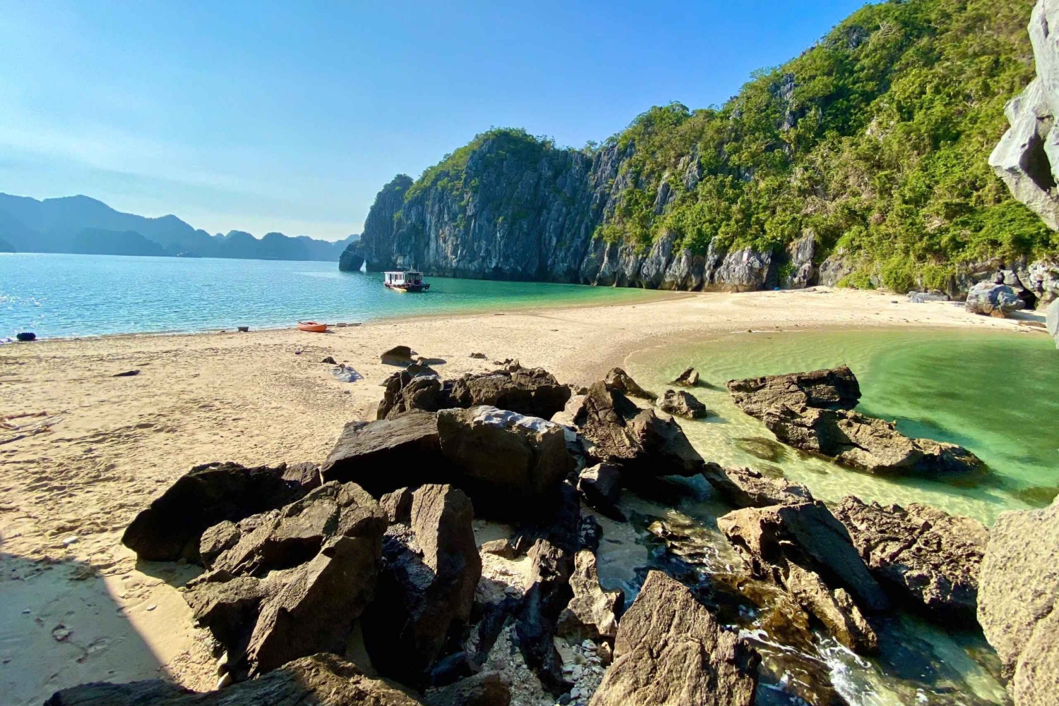 CAT BA: LAN HA OG HALONG BAY MED KAJAKK, SYKKEL, LUNSJ, SNORKLING