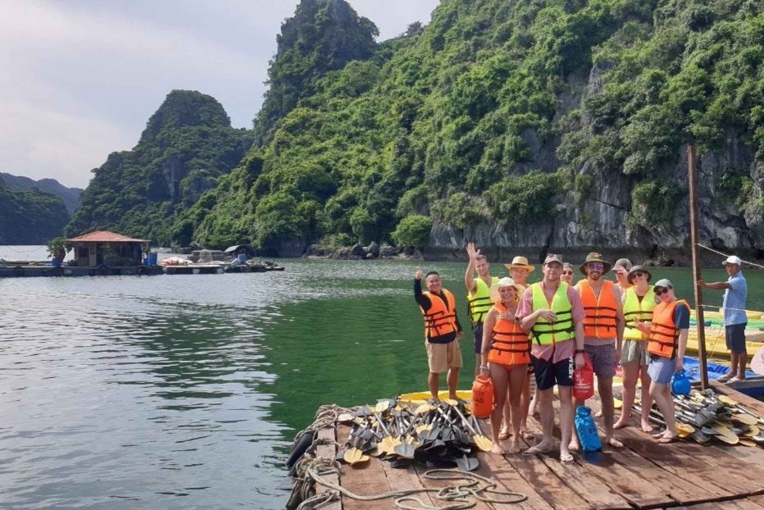 CAT BA: LAN HA OG HALONG BAY MED KAJAKK, SYKKEL, LUNSJ, SNORKLING