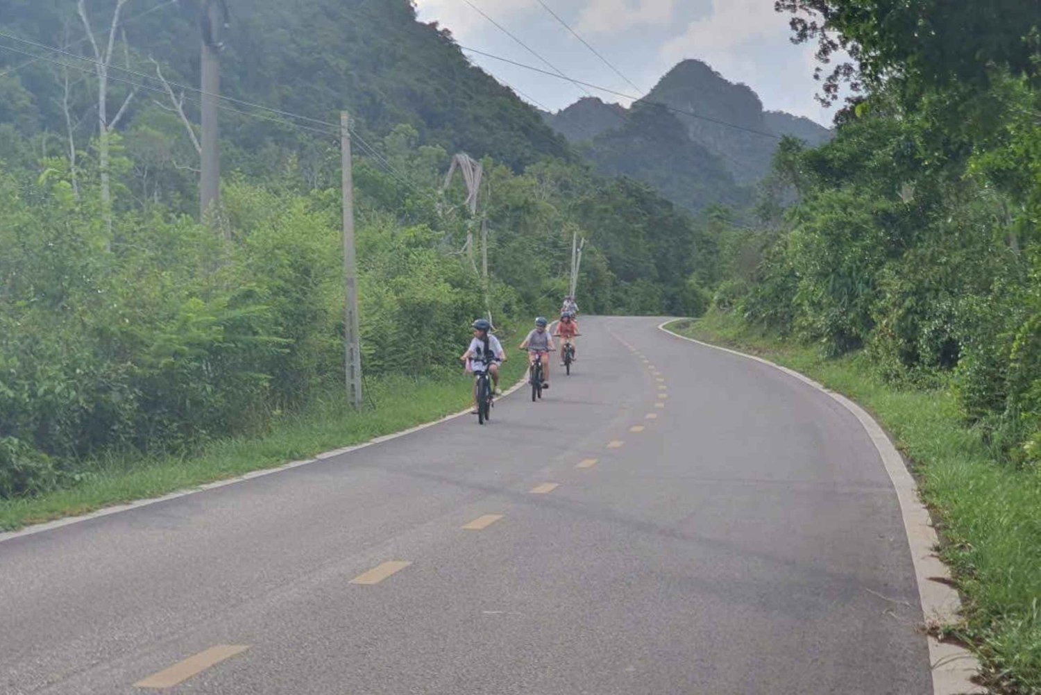 Cat Ba National Park: Guided Bike Tour with Cave Visit
