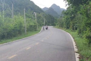 Cat Ba National Park: Guidad cykeltur med grottbesök