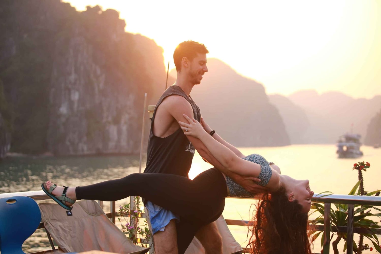 Cat Ba: Puesta de sol y kayak nocturno con plancton bioluminiscente