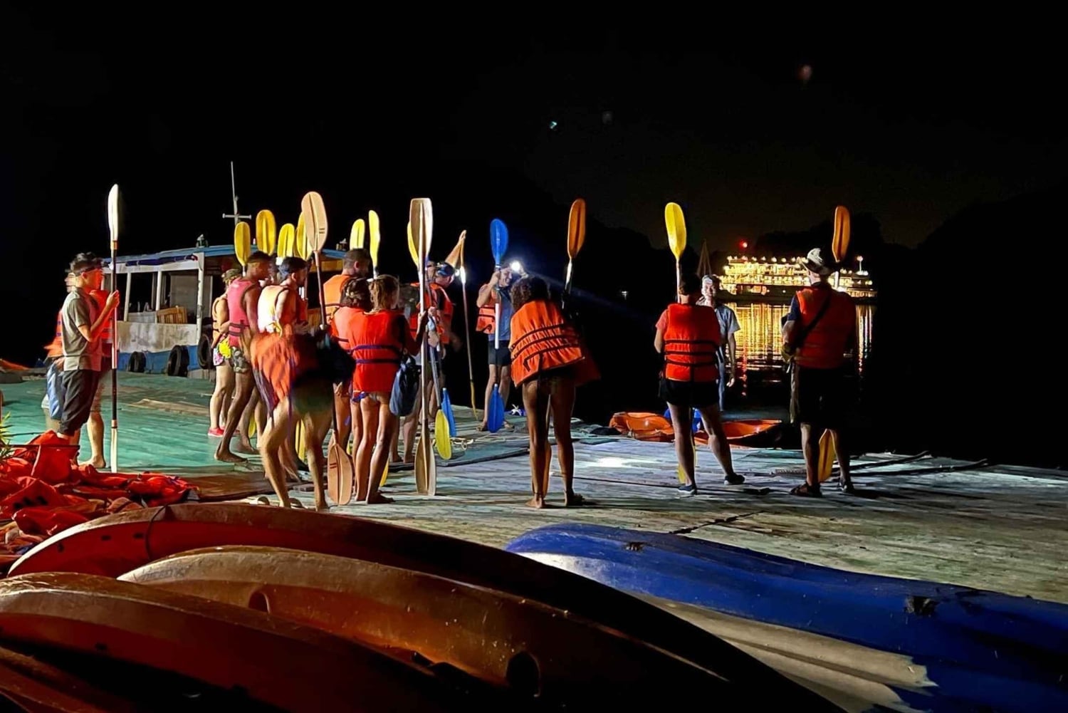 Cat Ba: Puesta de sol y kayak nocturno con plancton bioluminiscente