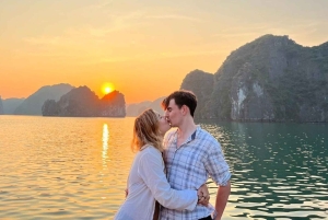 Cat Ba: Sunset on Lan Ha Bay with Sunset Party