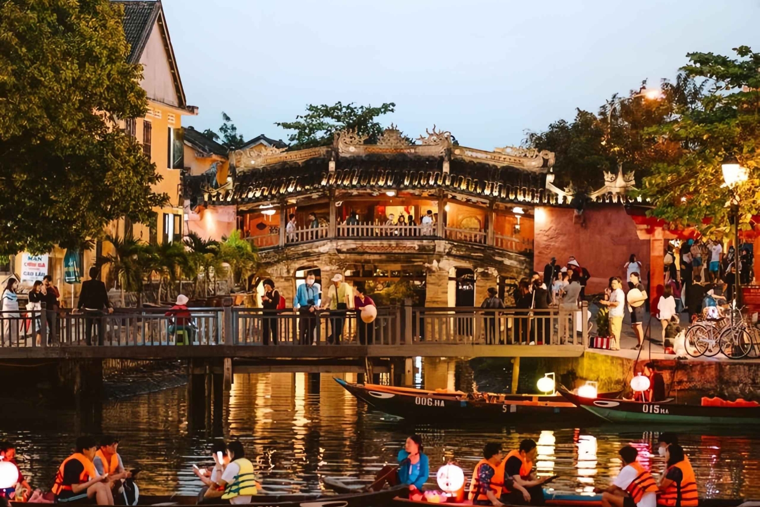 Chan May Port : Private Tagestour nach Hue/Hoi An/Goldene Brücke