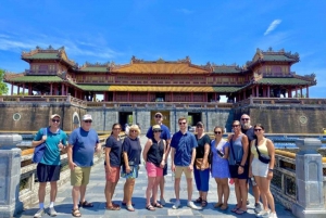 Chan May Port till Hue Citadel och SightSeeing Stop