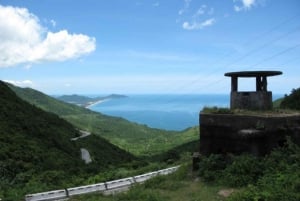 Du port de Chan May au pont d'or ou à la ville de Hue en voiture privée