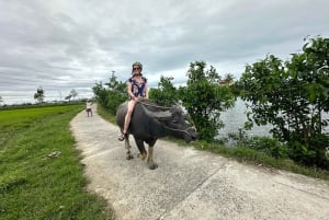 Matlagningskurs i byn Tra Que och tillverkning av lyktor