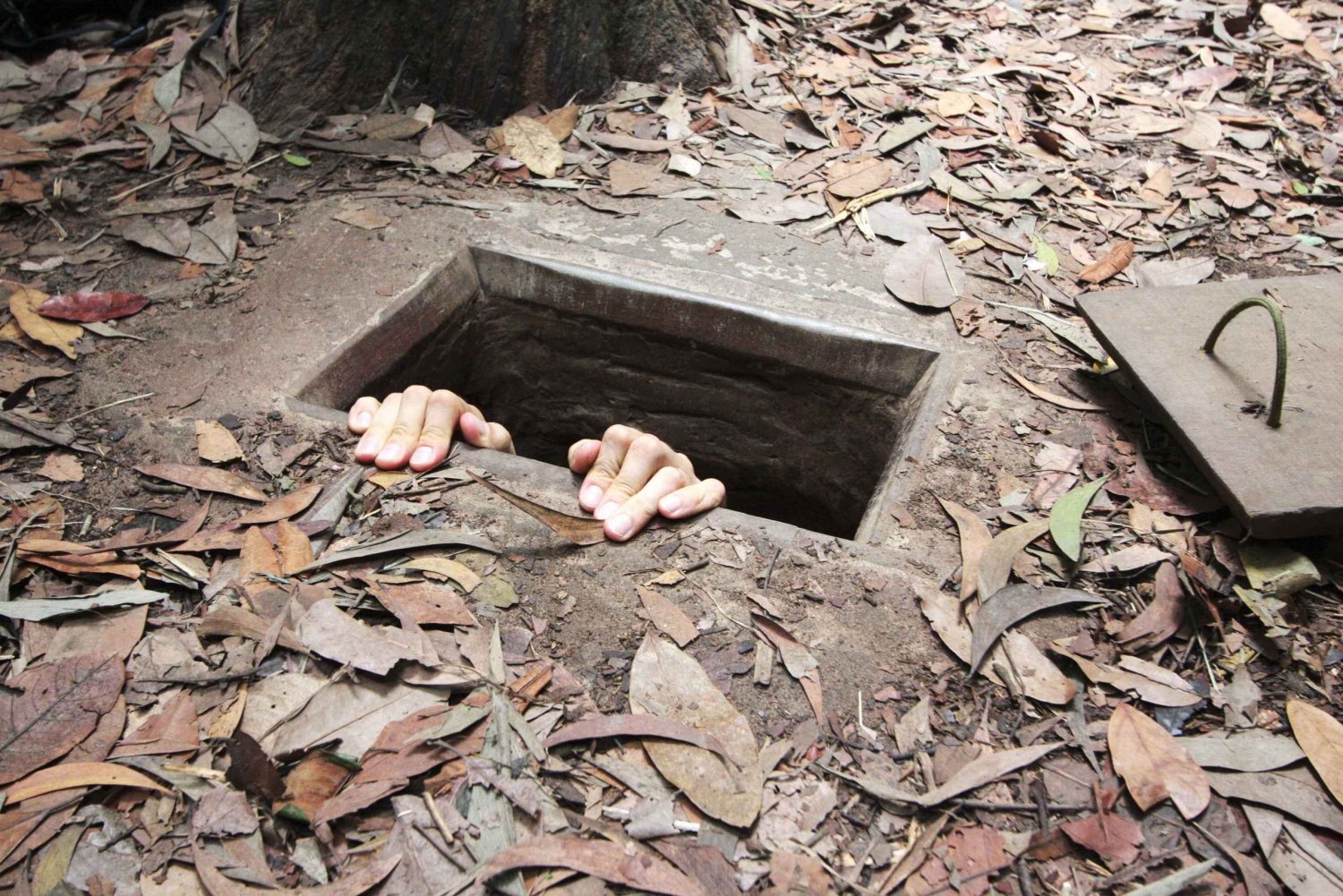 Cu Chi Tunnels Guided VIP Tour with Transfers by Limousine
