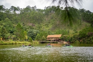 Da Lat: Cu Lan Village med jordgubbar och blomsterträdgårdsbesök