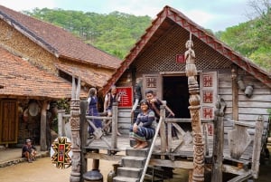 Da Lat: Cu Lan Village med jordgubbar och blomsterträdgårdsbesök