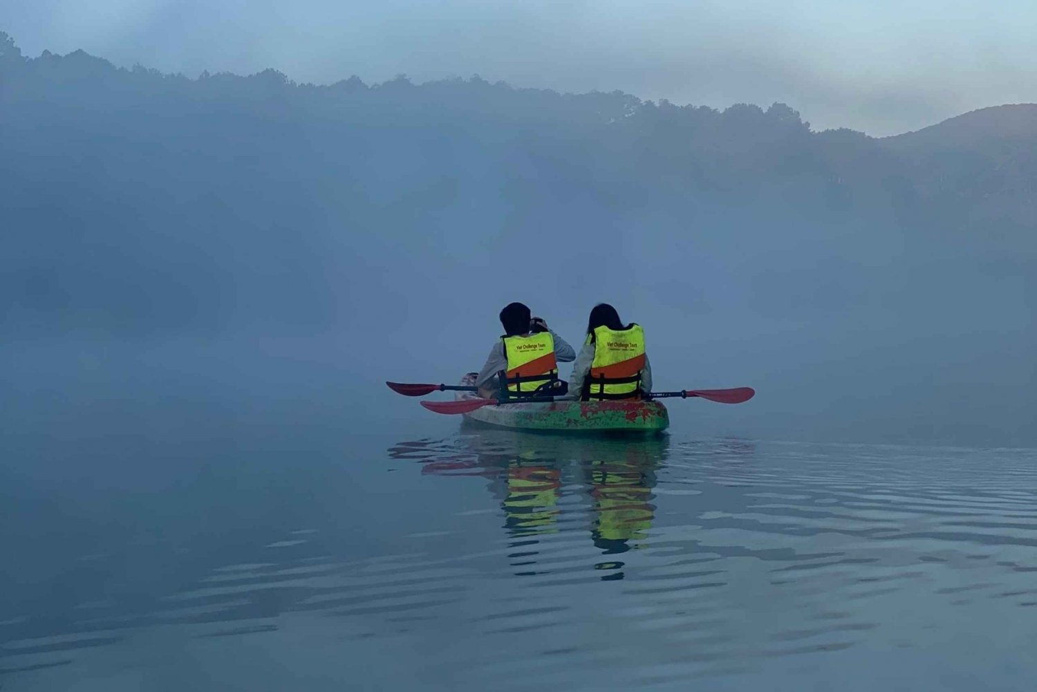 Da Lat: Tuyen Lam Lake Kayak or SUP Tour