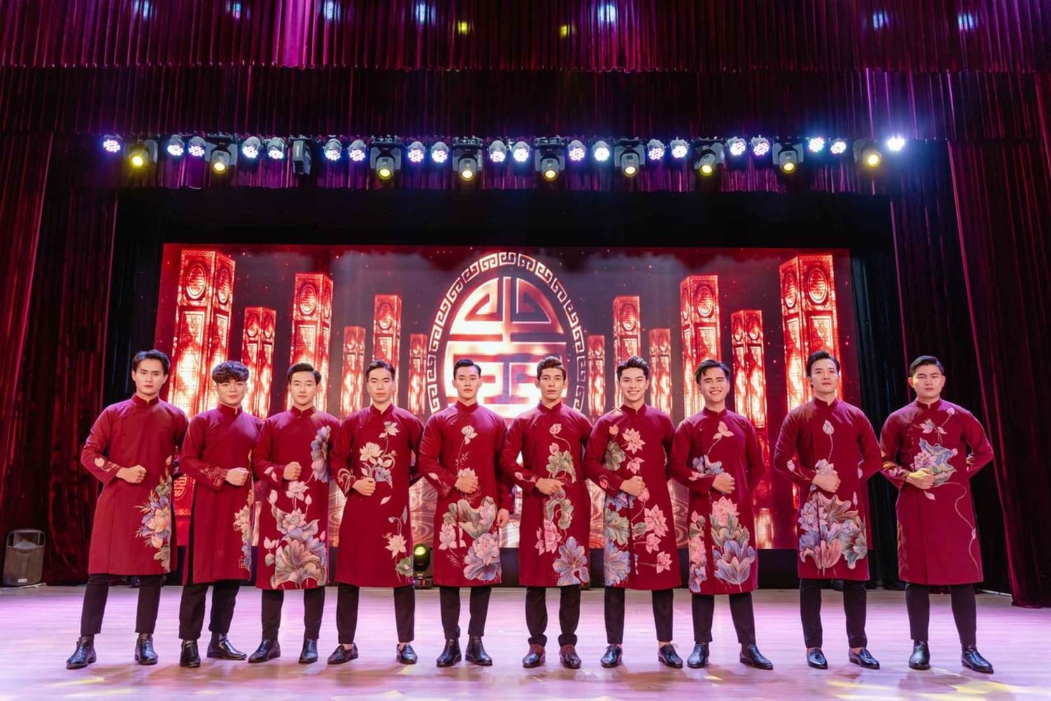 Đà Nẵng: Ticket für die Áo-dài-Show