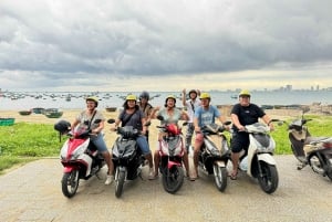 Da Nang City Street Food Private Tour With Local Students