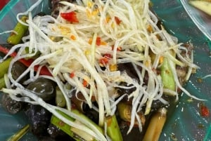 Da Nang City Street Food Private Tour With Local Students