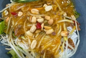 Da Nang City Street Food Private Tour With Local Students