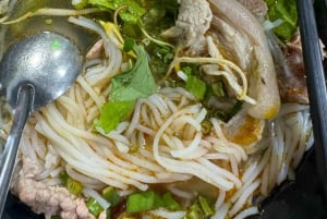Da Nang City Street Food Private Tour With Local Students