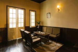 Da Nang: Skräddarsydda receptglasögon i Colonial Optic