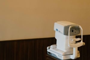 Da Nang: Skräddarsydda receptglasögon i Colonial Optic