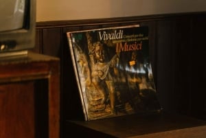 Da Nang: Skräddarsydda receptglasögon i Colonial Optic