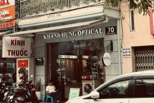 Da Nang: Skräddarsydda receptglasögon i Colonial Optic