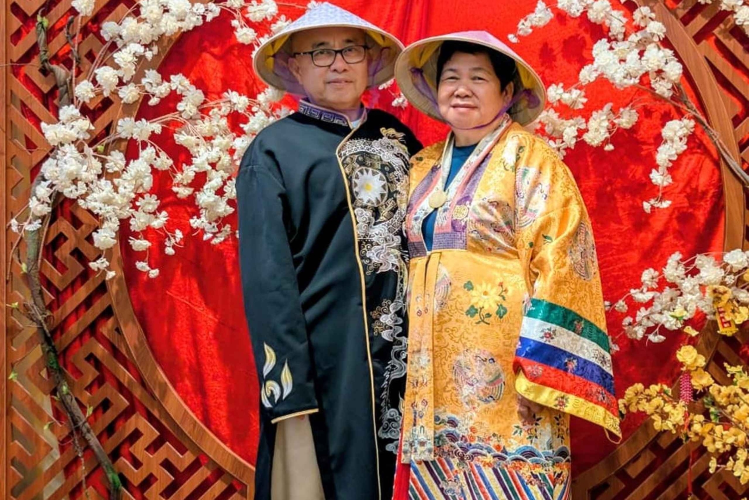 Elegantie in Da Nang: Ao Dai-fotoshoot en geheim koffiemoment