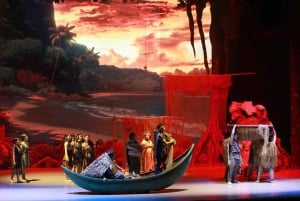 Da Nang: Han-joen illallisristeily ja Tiên Sa -esitys