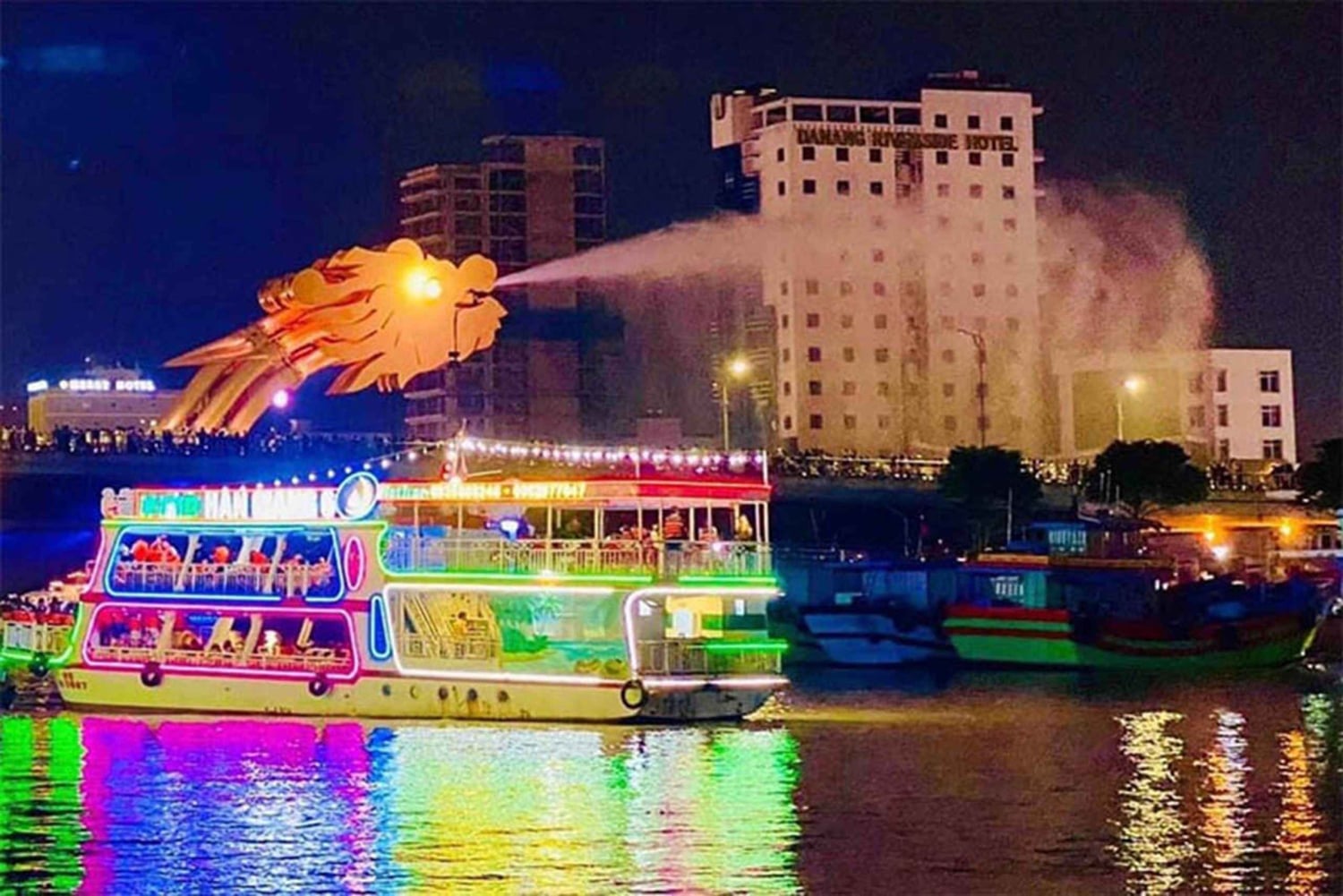 Da Nang: Han River Local Cruise by Night