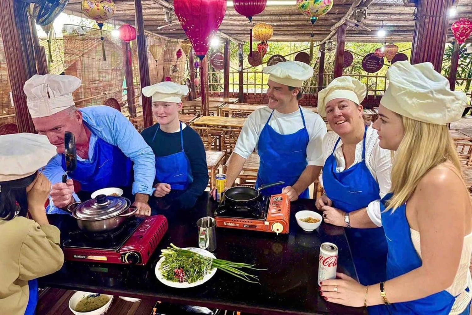 Da Nang/Hoi An: Market Tour, Basket Boat Ride, Cooking Class