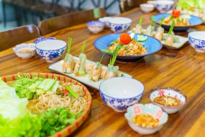 Cuisiner à Da Nang : Visite du marché, agriculture, cuisine et bain de pieds