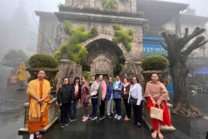 Da Nang: Buda de la Dama, Montañas de Mármol y Excursión a la Cueva de Am Phu