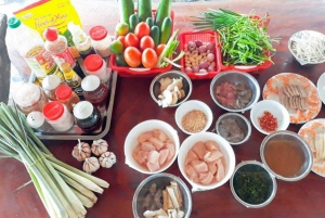 Da Nang: Excursión al Mercado Local con Clase de Cocina Casera Divertida