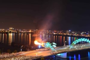 Da Nang: Passeio noturno com drinque no Rooftop Bar e jantar