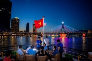 Da Nang : Croisière Poséidon avec dîner et spectacle du pont du dragon