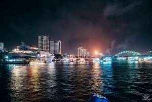 Da Nang : Croisière Poséidon avec dîner et spectacle du pont du dragon