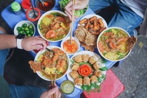 Da Nang: tour gastronomico privato e spettacolo Charming Da Nang