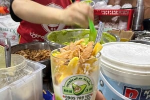Da Nang: tour gastronomico privato e spettacolo Charming Da Nang