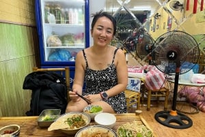Da Nang: tour gastronomico privato e spettacolo Charming Da Nang