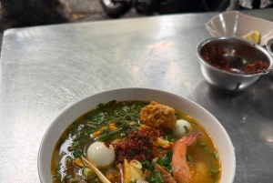 Da Nang: tour privado de comida callejera y espectáculo Charming Da Nang