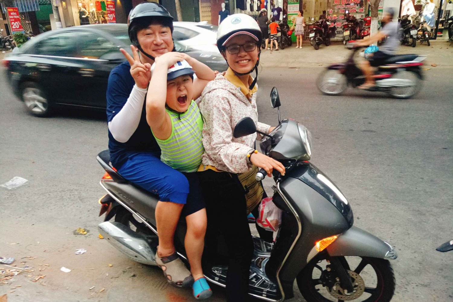 Da Nang: Street Food Motorbike Tour
